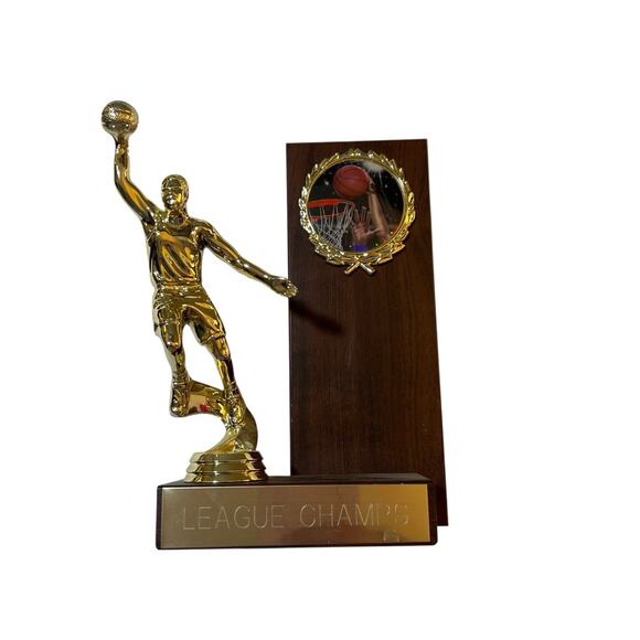 wood basketball Trophy - Picture 2 of 15